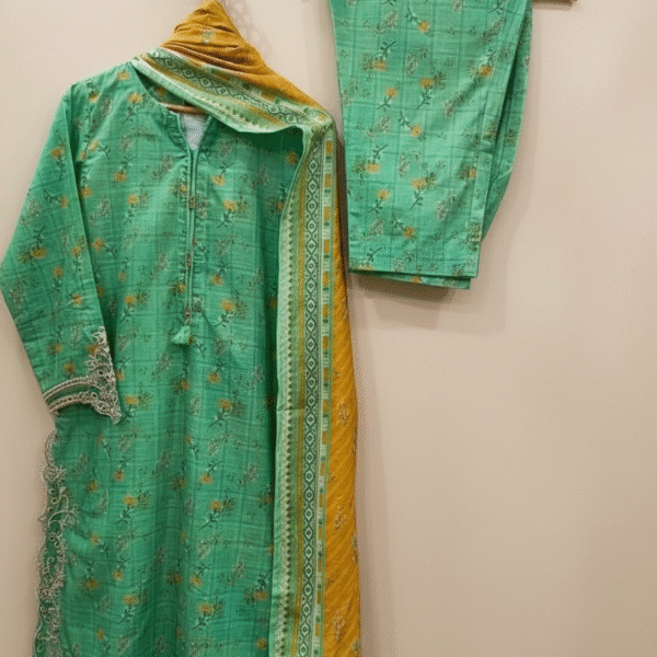 ❄️Sadabahar Luxury Khaddar 3Pc Embroidered Suits – Limited Stock