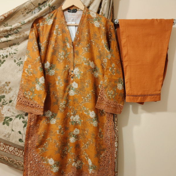 ❄️Sadabahar Luxury Khaddar 3Pc Embroidered Suits – Limited Stock