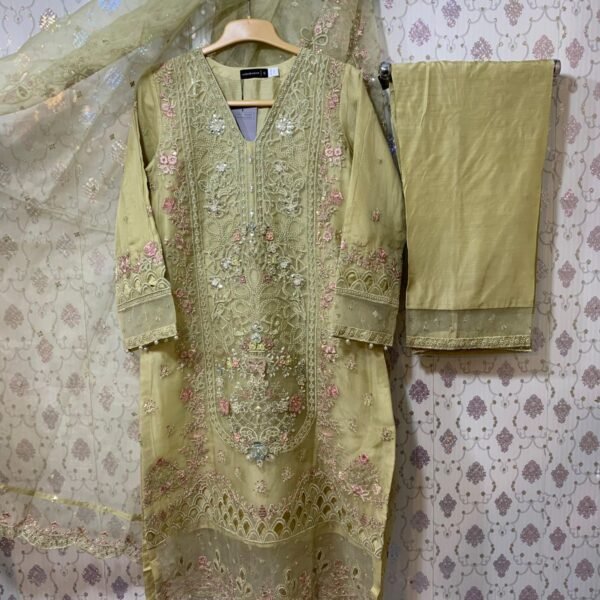 Mahpara by Sada Bahar Stitched 3 Piece Festive Formals Vol-17 Collection'2025