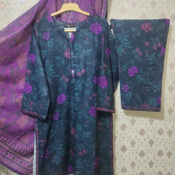 𝑵𝒆𝒘 𝑲𝒉𝒂𝒅𝒅𝒆𝒓 embroidered 𝑪𝒐𝒍𝒍𝒆𝒄𝒕𝒊𝒐𝒏