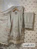 SADABAHAR STITCH LUXURY EMB LAWN 3PEC COLL'25 - Image 2