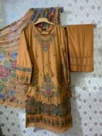 SADABAHAR STITCH LUXURY EMB LAWN 3PEC COLL'25 - Image 2