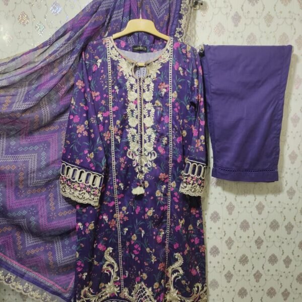 𝙎𝘼𝘿𝘼𝘽𝘼𝙃𝘼𝙍 𝙇𝙪𝙭𝙪𝙧𝙮 Lawn 𝙁𝙚𝙨𝙩𝙞𝙫𝙚 SIGNATURE Heavy 𝙀𝙢𝙗 𝙒𝙞𝙩𝙝 𝘿𝙞𝙜𝙞𝙩𝙖𝙡 𝙇𝙖𝙬𝙣 𝙀𝙢𝙗𝙧𝙤𝙞𝙙𝙚𝙧𝙚𝙙 𝘿𝙪𝙥𝙖𝙩𝙩𝙖 𝟯𝙋𝙄𝙀𝘾𝙀 𝙎𝙏𝙄𝙏𝘾𝙃𝙀𝘿 𝘾𝙊𝙇𝙇𝙀𝘾𝙏𝙄𝙊𝙉 𝟮𝟬𝟮6